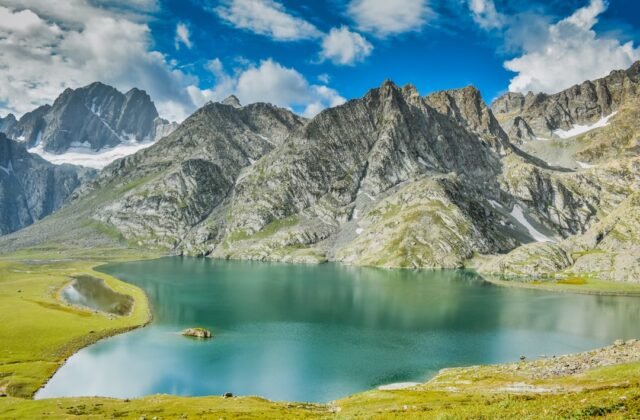 Top 7 Places to Visit in Kashmir
